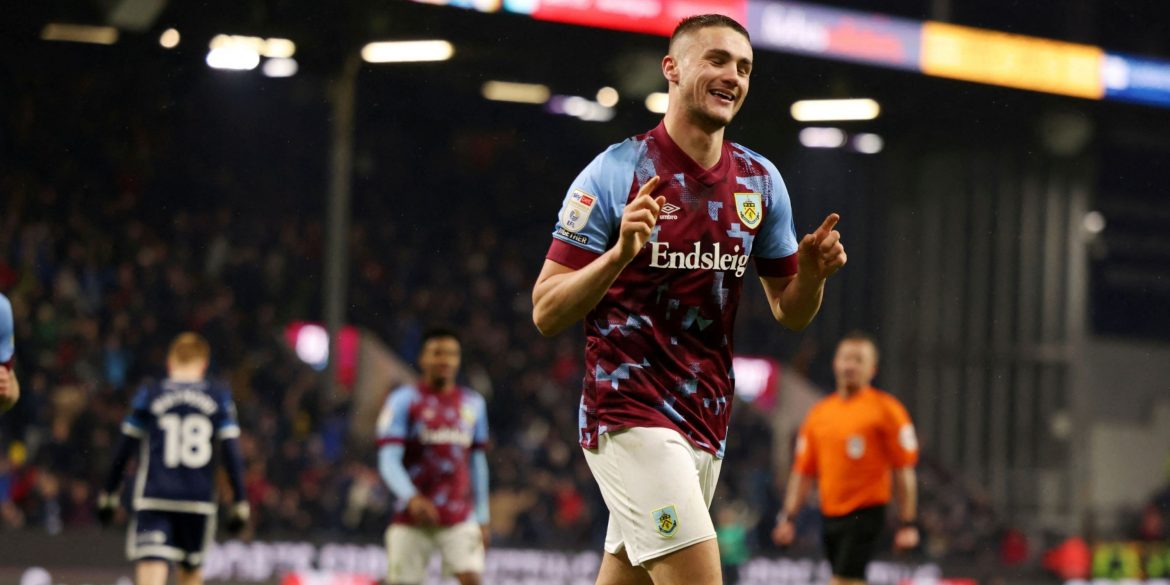 Leeds: Farke Eyeing Swoop To Sign £15m Koch Replacement