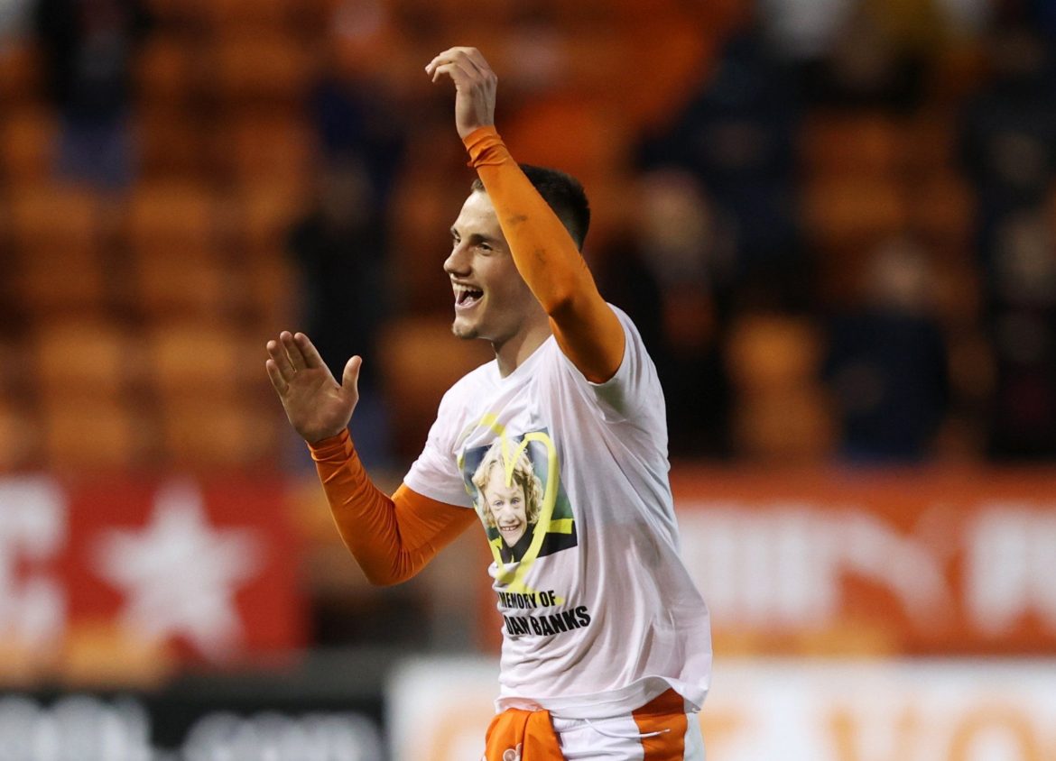 Rangers Eye Deal For "Immense" 5 ft 7 Machine