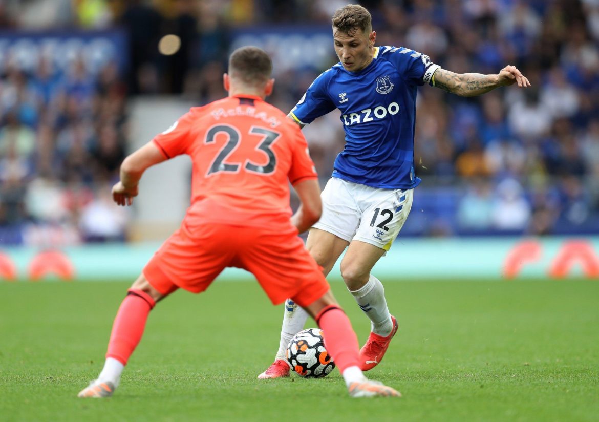 West Ham begin talks for Lucas Digne